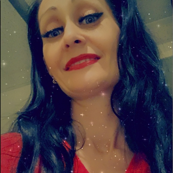 Meet your Posher,💁🏻♀️Shannon aka🙋🏻♀️Mandy! - Picture 4 of 16